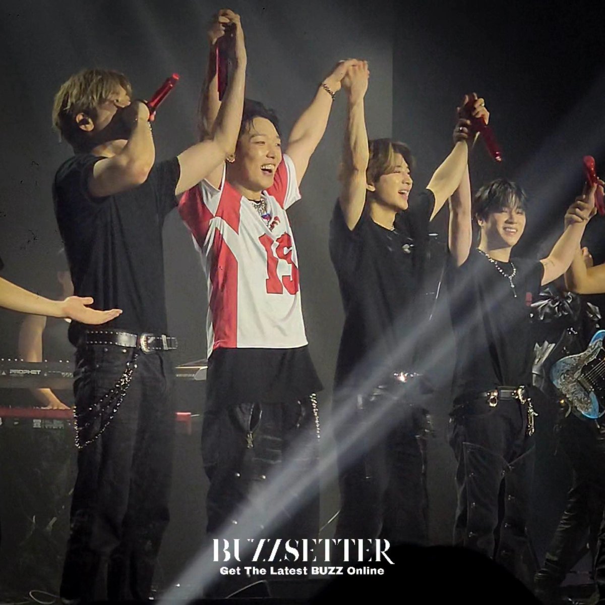 buzzsetter_'s tweet photo. iKON x iKONICs, until whenever! ❤️🖤

iKON brought the party to Manila with unmatched, roof-raising energy from start to finish! 🔥

The group also promised to return next year, giving iKONICs something exciting to look forward to. 

#iKON_FOUREVER_TOUR 
#iKONinMANILA2026 
#iKON_FOUREVER_TOUR_MNL 
 #iKON #아이콘