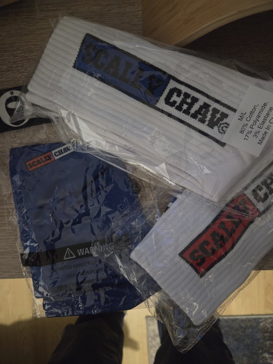 Real_IrishChav's tweet photo. Thank you boys over @SCALLYCHAVGARMS for the goods!, appreciate this boys! https://t.co/fpWE9V44yT