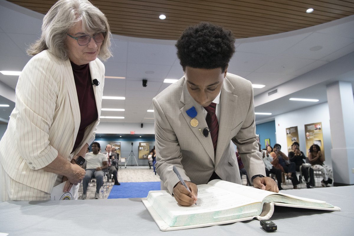 MCPS's tweet photo. 🎉 Congratulations to Leul Dawit on officially being sworn in as the 49th Student Member of the Board, representing and advocating for thousands of MCPS students.

We can't wait to see the impact he'll make. Best of luck in the year ahead 👏 https://t.co/3GwJ0OzLzF
