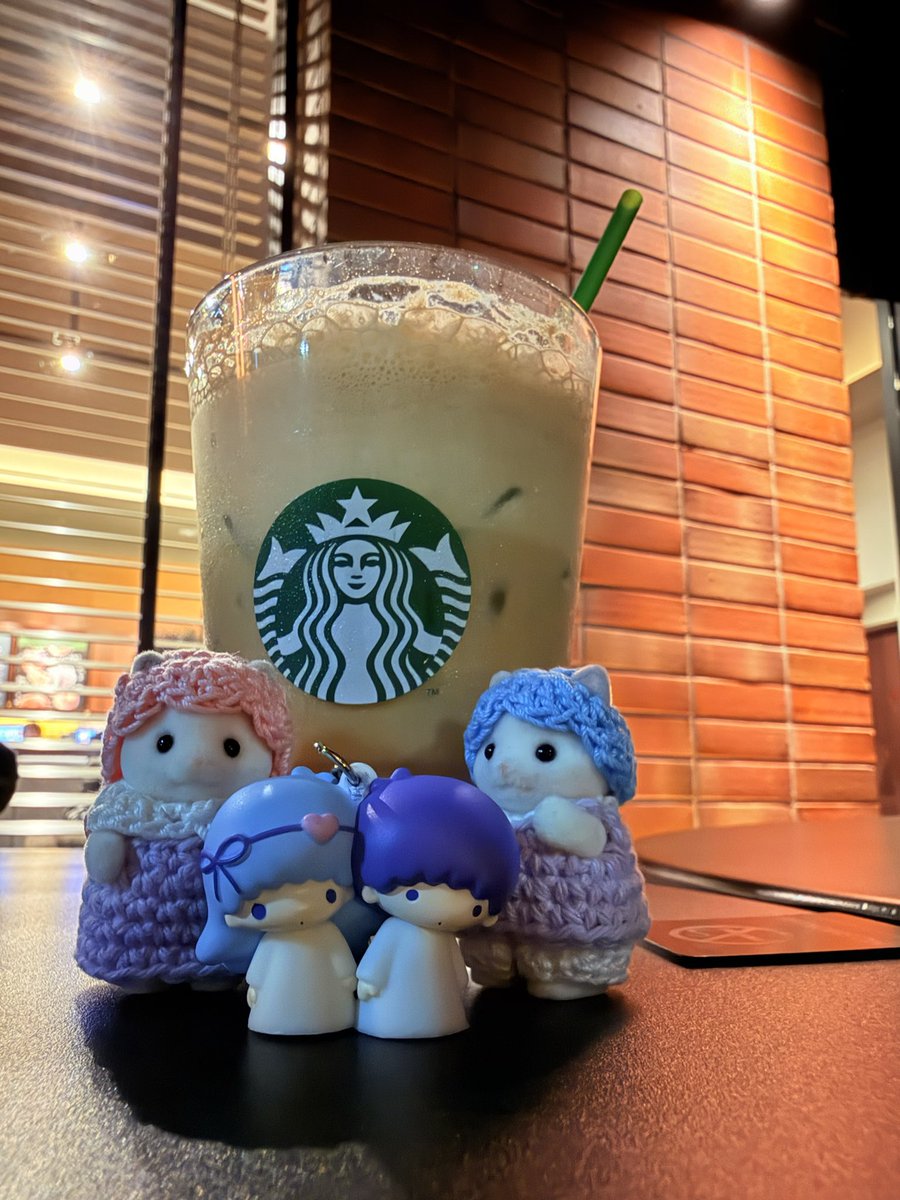 8UoOtzUeaBW9DN0's tweet photo. 久々にミニちゃんズとスタバ行った
美味しかった〜♪ https://t.co/Vkis84XWlC