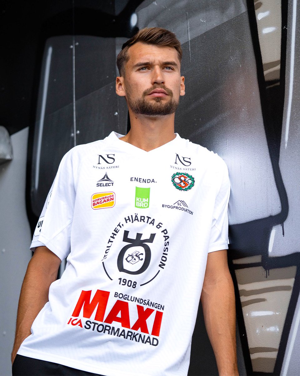 oskfotboll's tweet photo. 👋 Välkommen till sportklubben, RWP!

Den 27-årige anfallaren Rasmus Wiedesheim-Paul skriver på ett avtal med ÖSK Fotboll över 2027. Hela sportklubben hälsar honom därmed varmt välkommen till svartvitt och Örebro!

Läs mer på https://t.co/azjCaXXTRh https://t.co/q8OskRdU8o