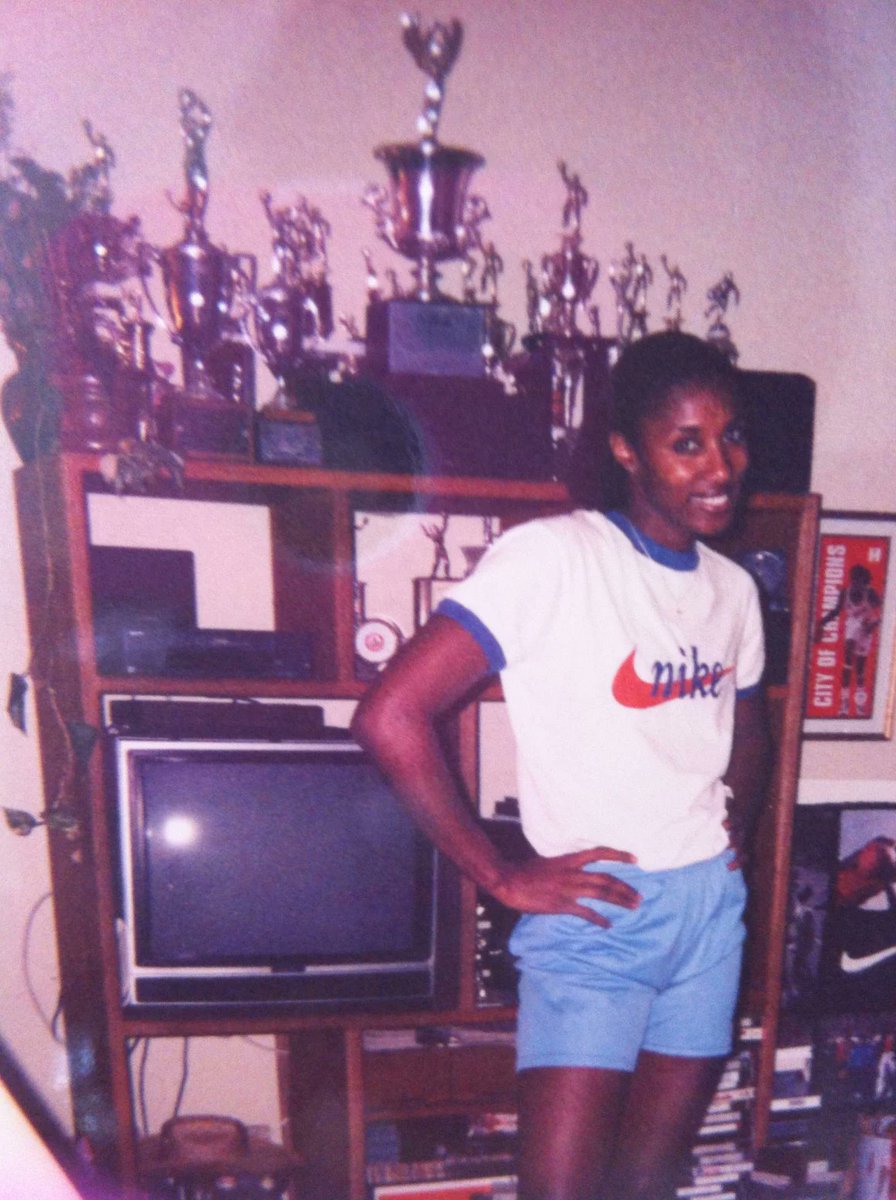 Ballislife's tweet photo. HBD @LisaLeslie!
The legend is getting a statue outside of Crypto later this year

2x WNBA Champion
2x WNBA Finals MVP
3x WNBA MVP
12x ALL-WNBA
2x WNBA DPOY
8 Gold Medals
Hall of Fame
LA Sparks co-owner
BIG3 Champion Coach
Once scored 101 PTS IN 16 MINS in high school!!! https://t.co/83B3oEwu7K