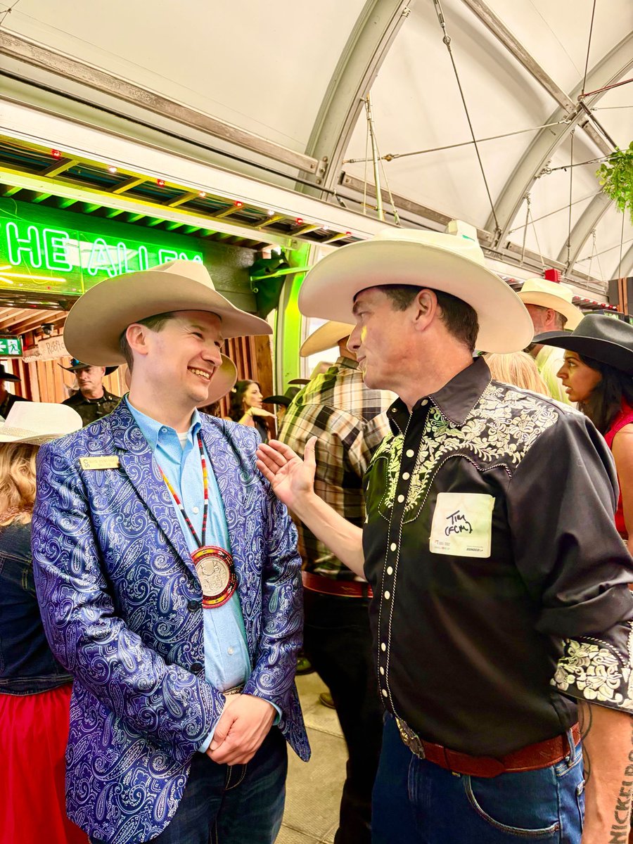 JeromyYYC's tweet photo. Always proud to welcome Canadians from coast to coast to Calgary. Thanks to the Canadian Chamber of Commerce for bringing leaders together during Stampede. Great to meet President and CEO Candace Laing and talk about building a stronger Canadian economy. https://t.co/ah4WiCPlAX