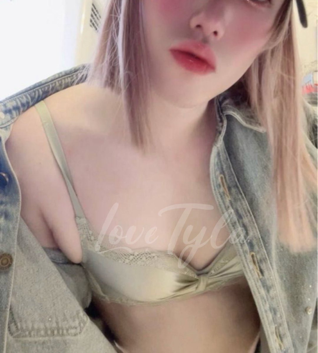 lovetyla00's tweet photo. 一到夜晚又偷偷換上女裝想自慰👙
#男娘 #足控 #腳控 #反差婊 #偽娘 #女裝 #雌墜 https://t.co/2VPMJTBklG