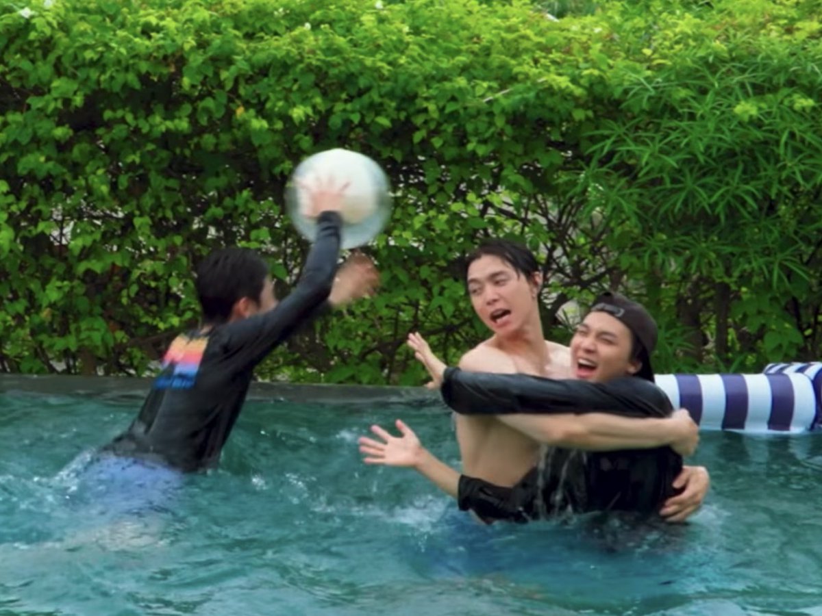 sskngntuk's tweet photo. berenang sm papa &amp; ayah🫰 https://t.co/6aaSttA3Hv