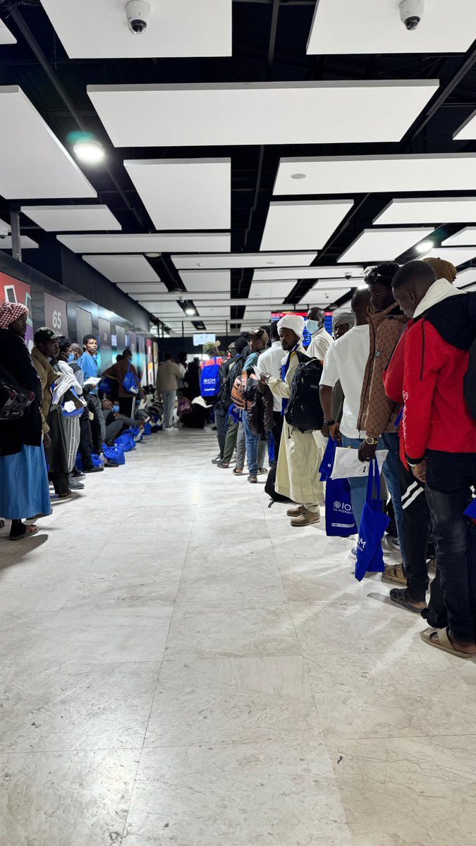 IOM_Libya's tweet photo. Last week, 477 migrants returned home through 3 IOM Voluntary Humanitarian Return flights: 🇧🇩 Bangladesh (174), 🇹🇩 Chad (174) and 🇸🇴 Somalia (129) ✈️

Thanks to 🇪🇺 support, these assisted returns enabled safe and dignified journeys home. https://t.co/FC3CJO7Qlh