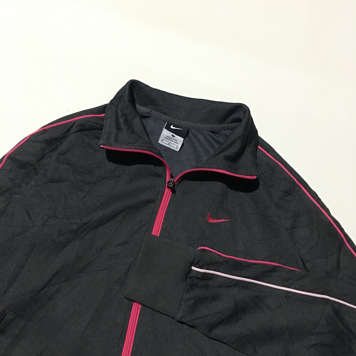 judominimart's tweet photo. ส่งต่อเสื้อวอร์ม nike แท้ แถบชมพู
รอบอก 38 ยาว 24
price : 350฿ รวมส่ง
#ส่งต่อnike #nikethailand #ส่งต่อเสื้อผ้ามือสอง #ส่งต่อadidas #เสื้อnike #ส่งต่อเสื้อผ้า #โล๊ะตู้ #ส่งต่อvghbkk #ส่งต่อgentlewoman #ส่งต่อstylistshop #เสื้อผ้าแฟชั่น #adidasthailand #ส่งต่อ #ส่งต่อสภาพนางฟ้า https://t.co/mkCHsNORAU