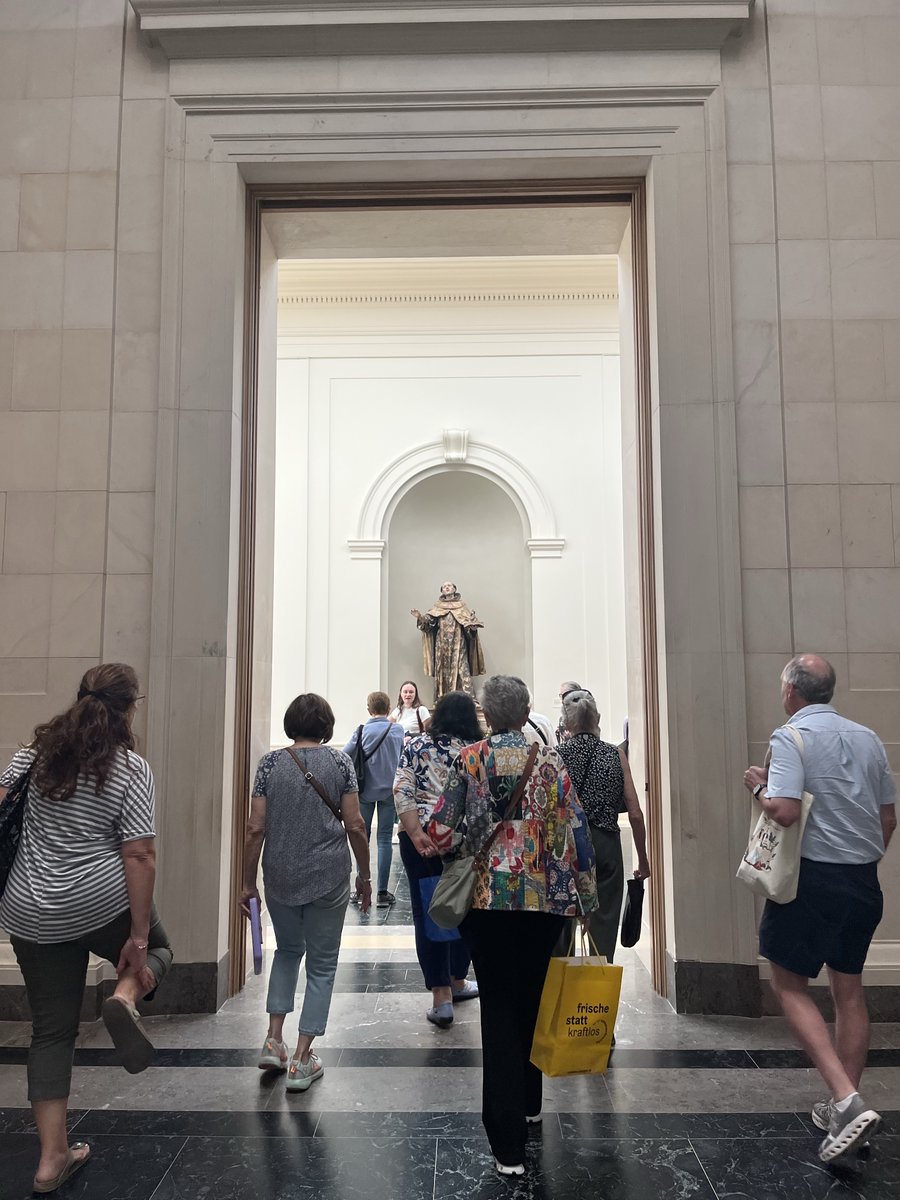 IonaSenior's tweet photo. Last week, Iona's Around Town DC's art class joined the Regency House trip to go to the National Gallery of Art where they learned how to sketch existing artworks. https://t.co/smXMj9eHDT