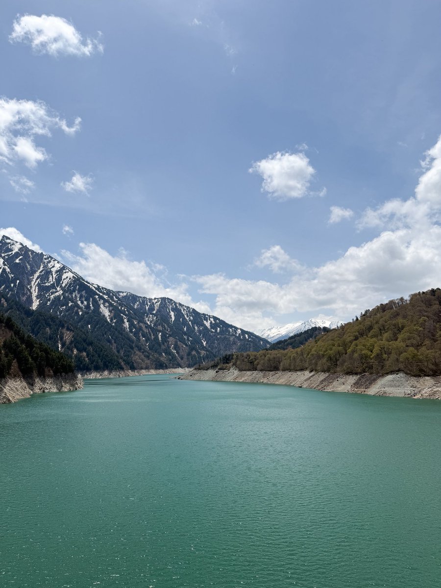 koyykois's tweet photo. ที่นี่ไม่ใช่สวิตเซอร์แลนด์แต่คือ Tateyama Kurobe ประเทศญี่ปุ่น🇯🇵  เป็นเมืองที่สวยที่สุดแล้ว ได้ชื่อว่าเป็น Japan Alpine Route ไฮไลต์คือ ‘กำแพงหิมะ’ ที่สูงหลายเมตร เหมือนเดินอยู่กลางโลกสีขาว สักครั้งในชีวิตอยากให้มาจริงๆ สวยมากกก https://t.co/aM7AHhsC9j