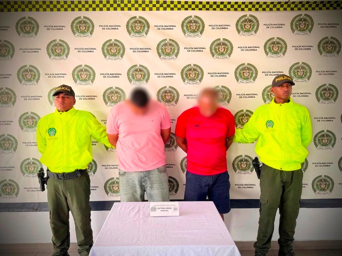 FicoGutierrez's tweet photo. ‼️¡Las redes del narcotráfico no tendrán cabida en Medellín!

Una estructura criminal que enviaba droga a Europa, México y el Caribe, e incluso abastecía centros penitenciarios del país, fue golpeada en una operación conjunta entre la Policía Nacional, la Fiscalía, el Ejército y autoridades de Estados Unidos.

Esta organización instrumentalizaba a mujeres en condición de vulnerabilidad para utilizarlas como correos humanos al servicio del narcotráfico.

El resultado: 9 capturas, 6 imputaciones y un contundente golpe a una red criminal con alcance nacional e internacional.

En Medellín seguiremos respaldando a nuestras autoridades para perseguir a quienes viven del narcotráfico y las economías ilegales.