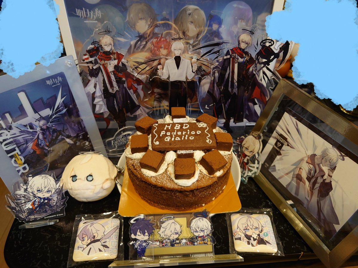 cutor31's tweet photo. ラテラ〜ノのアレみたいなバースデーケーキ食べました🎂 https://t.co/3e7sHdhcFE