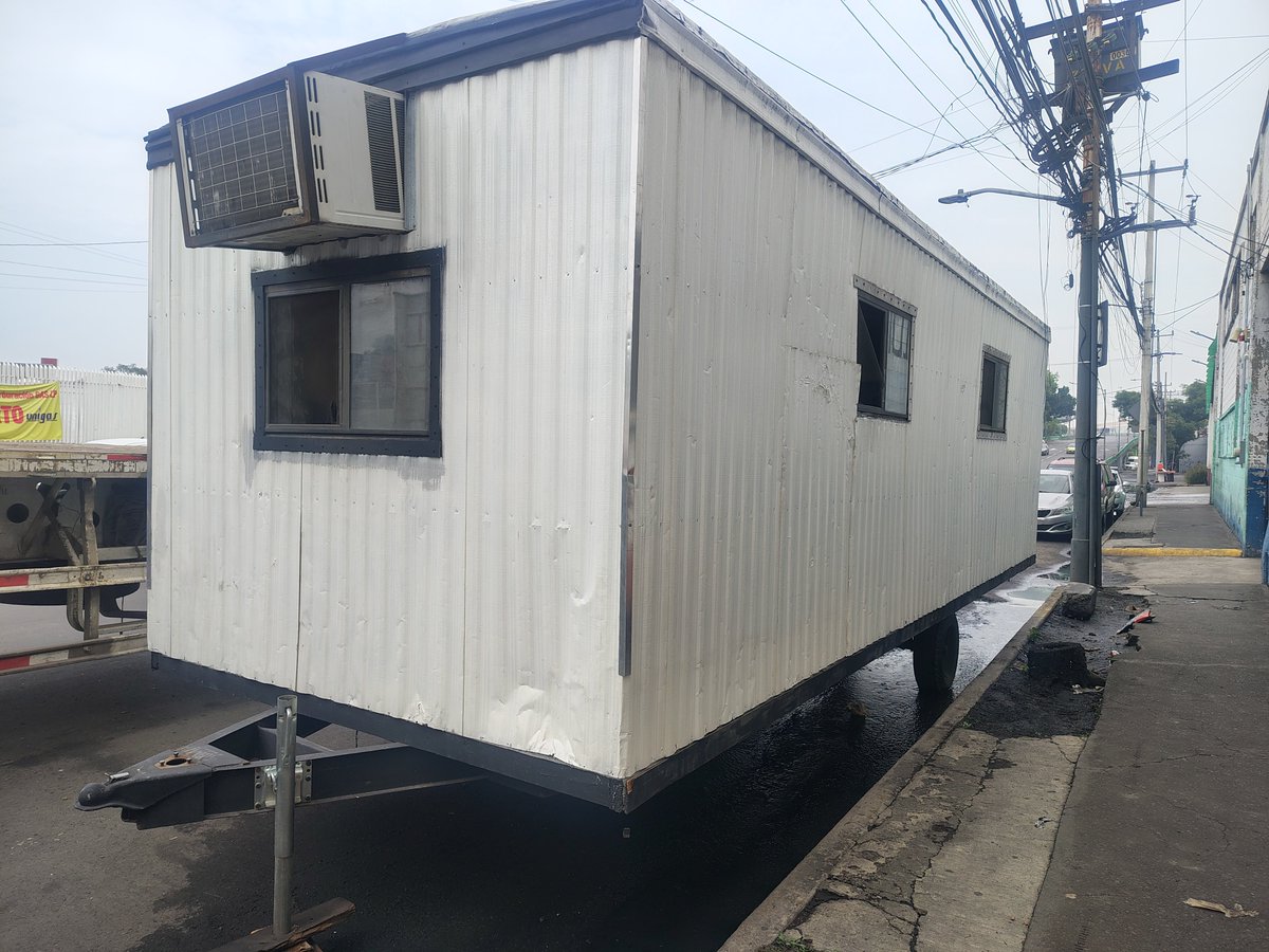 erikhdez23's tweet photo. @OVIALCDMX @UCS_GCDMX camper abandonado en Av. Azcapotzalco la villa y norte 59 col las salinas en la alcaldía Azcapotzalco https://t.co/pmJfchvZdo