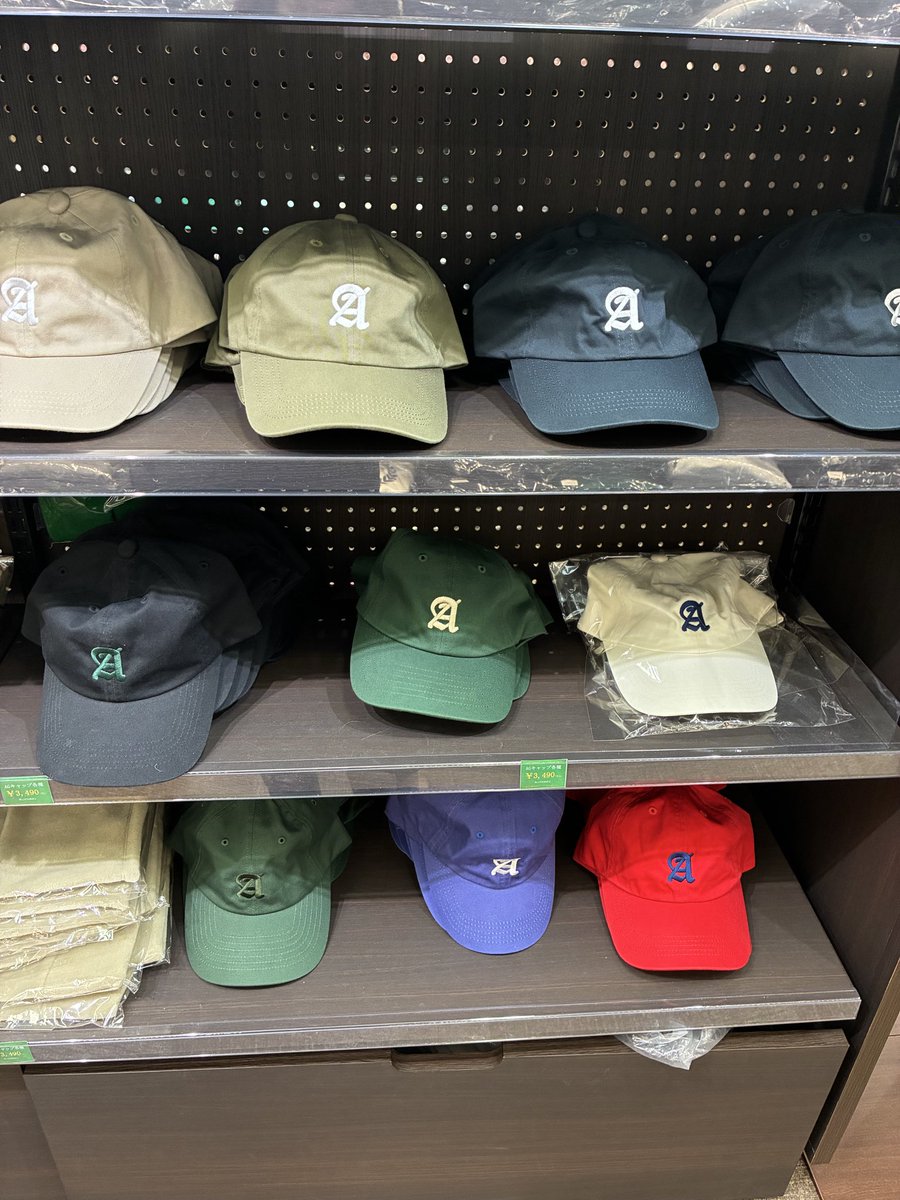uuukst157's tweet photo. そして大学購買で売ってた、Aぇ担さんにおすすめしたいキャップ
グリーンかわいい💚 https://t.co/JKJJ0JvdZt