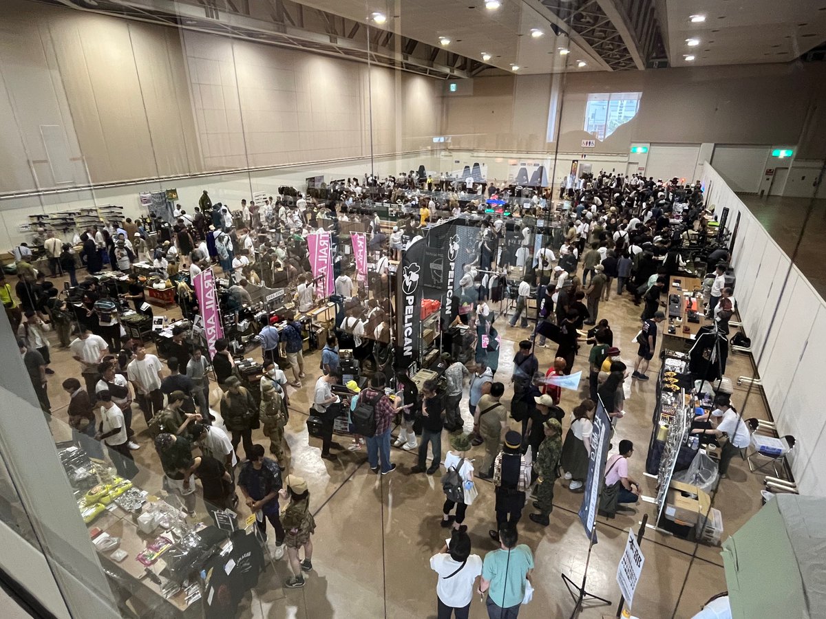 Sapporo_Sggm's tweet photo. 【 #札幌SGGM は7月12日開催‼】

札幌SGGMへ参加される皆様の熱気に引き寄せられるように、今年はなんと昨年を大きく上回る数の出店者様が全国から参戦決定！
規模も熱量も、過去最高を更新します🔥

・卸売なしの限定ギア
・SNSで話題のカスタムブランド
・一目惚れ必至のアイテムたち……

ネット通販だけでは決して味わえない「本物と出会う興奮」が会場に満ちあふれる1日。

"見るだけ"のつもりで来ても、きっとあなたの装備を一変させる運命の出会いがあるはず♥
“予備の弾倉”は、想像しているより少し多めの準備が望まれるでしょう！！！
最高のトレンドを、ぜひその目で確かめに来てください‼✨

#ミリサバ展示即売会
#北海道　#札幌
#札幌SGGM