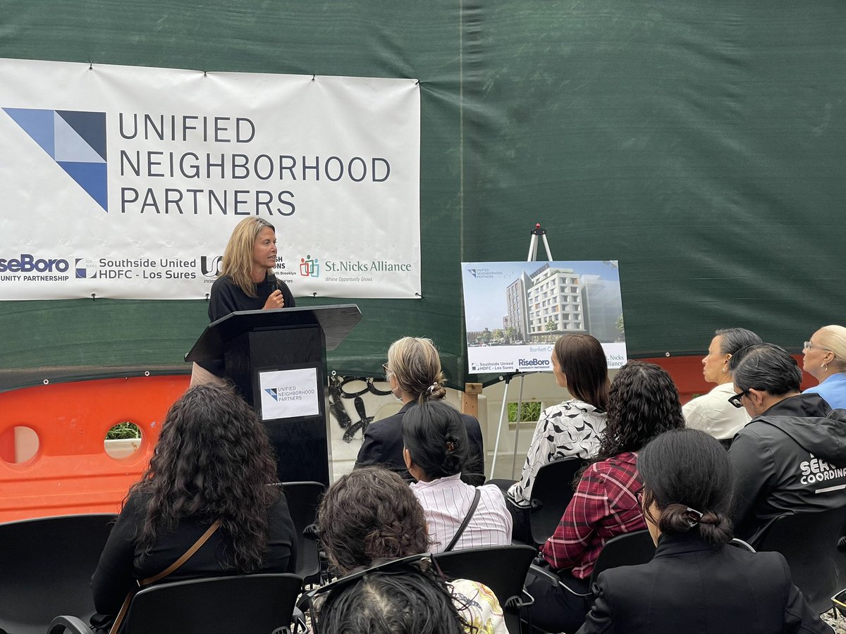 andrewbstern's tweet photo. This morning we’re here in the Broadway Triangle with @NYCHousing Commissioner Dina Levy for the groundbreaking of Bartlett Crossing, a transformative project which will bring long-awaited affordable housing to the neighborhood. https://t.co/gctn1N1LYg