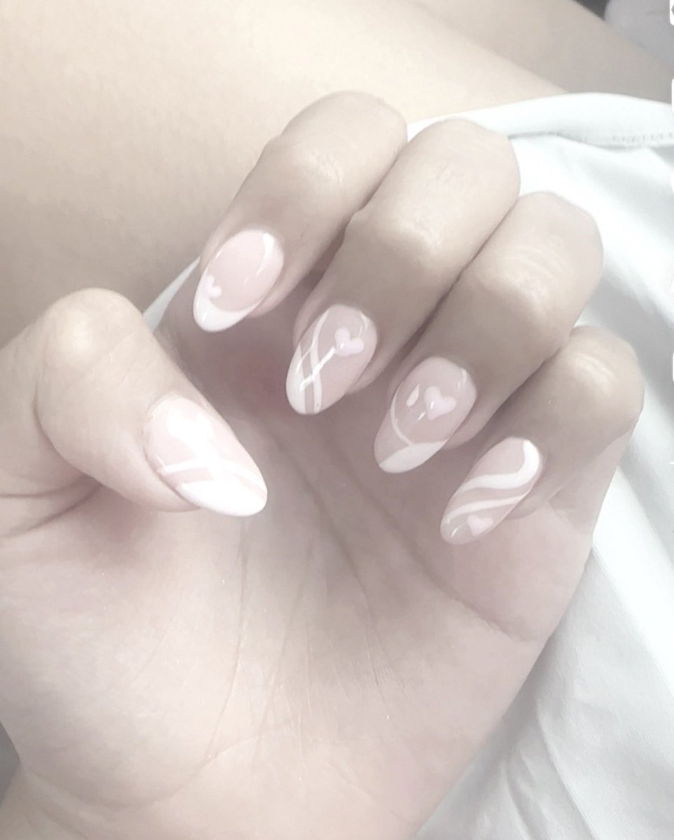 nanas6n's tweet photo. My nailzzzzzz https://t.co/IOhUfyDP9J