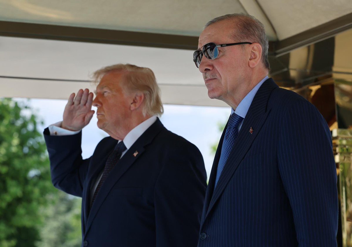 turgutaltinok06's tweet photo. Dünyanın gözü bugün Ankara'da.

Cumhurbaşkanımız Sn. Recep Tayyip Erdoğan tarafından inşa edilen; masada ve sahada güçlü, saygınlığı her geçen gün daha da artan Türkiye'nin tezahürünü hep beraber görüyoruz.

Küresel diplomasiye yön veren, kriz çözümlerinde kapısı çalınan ve sözüne güven duyulan Türkiye, artık büyüklüğünü tüm dünyaya ispat ve kabul ettirmiştir. Bu tablonun mimarı da Cumhurbaşkanımız Sn. Recep Tayyip Erdoğan'dır.

#NatoSummit