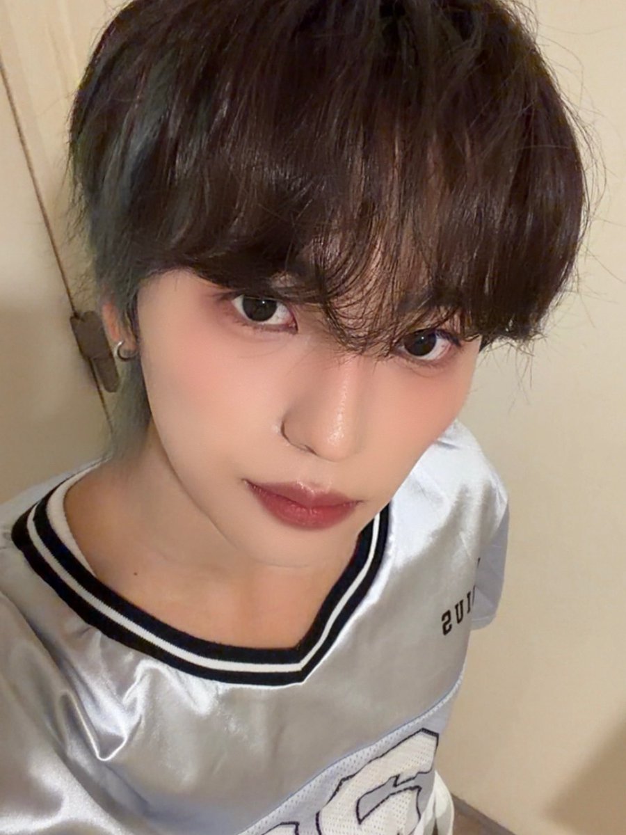 drop_1017's tweet photo. [🫧] 

오늘 칠석이였는데 소원 잘 빌었나요?
저희 소원은 영원히 Air들이랑 함께하는 거예요 🩵

 #DROP #드랍 https://t.co/bSiuokyequ