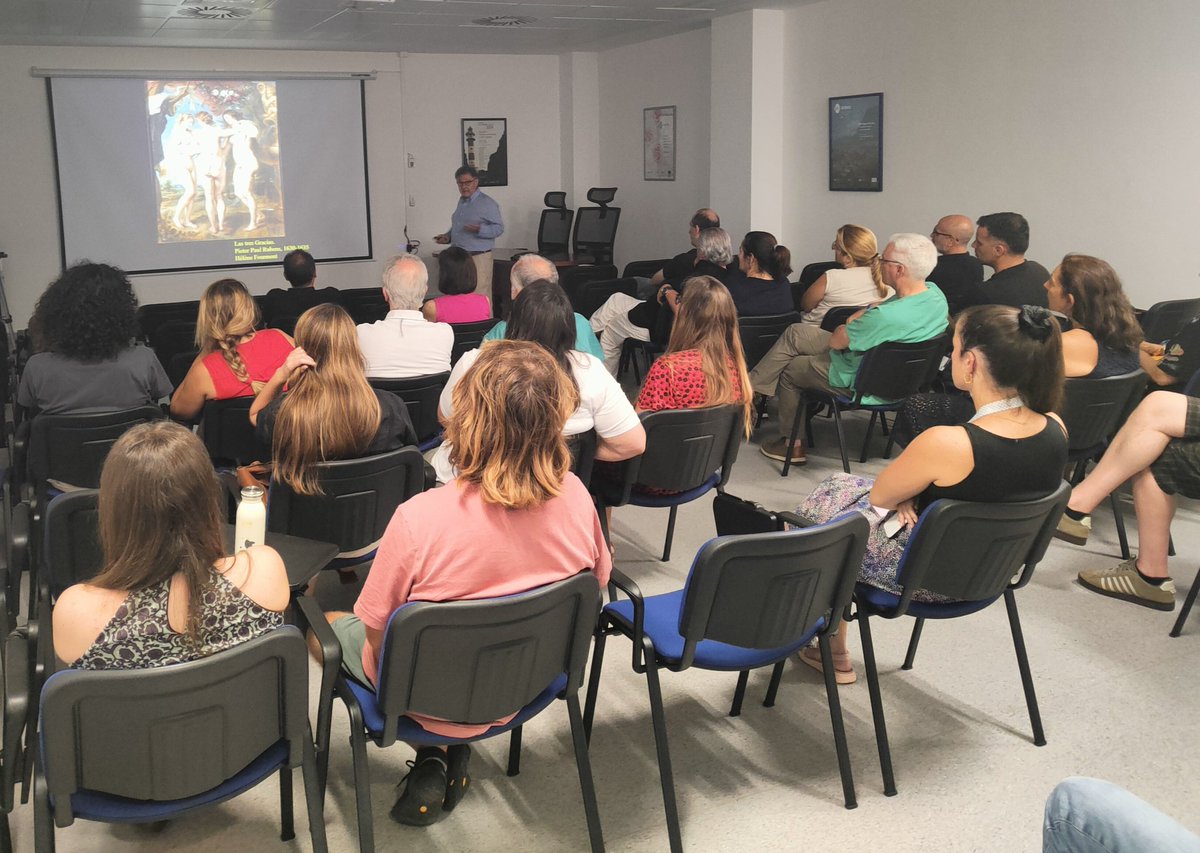 ITB_ULL's tweet photo. 👨‍🔬 ¡Muchas gracias a nuestro compañero el Dr. Pablo M. Vasallo por su interesantísima charla!

Compartió con nosotros un apasionante recorrido histórico, artístico, filosófico y científico sobre el Cáncer de Mama 🧬

@ULL #ITB https://t.co/tRsFxXzcXW