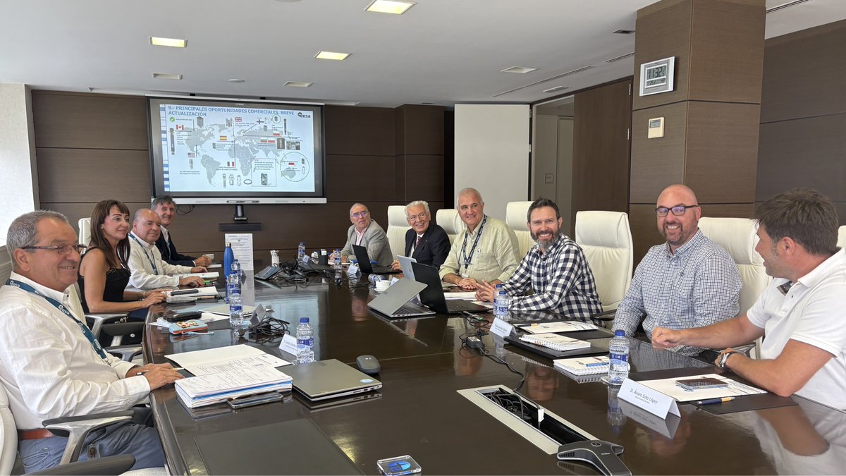 CSN_es's tweet photo. 🤝Reunión de seguimiento entre #CSN y #ENSA
🛡️🏭En su comité de enlace semestral, evalúan la fabricación y licenciamiento de contenedores de combustible gastado, además de analizar el impacto de las últimas instrucciones de seguridad emitidas.
🤓https://t.co/sfFo6VDllc https://t.co/TGiLDLukoK