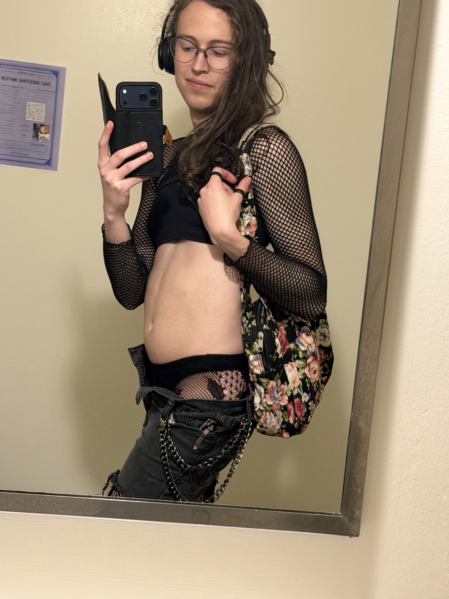 MweePwee6108's tweet photo. Some of my favorite pictures!
I do requests and custom pictures and videos 😉 https://t.co/yAvrIPIyD4