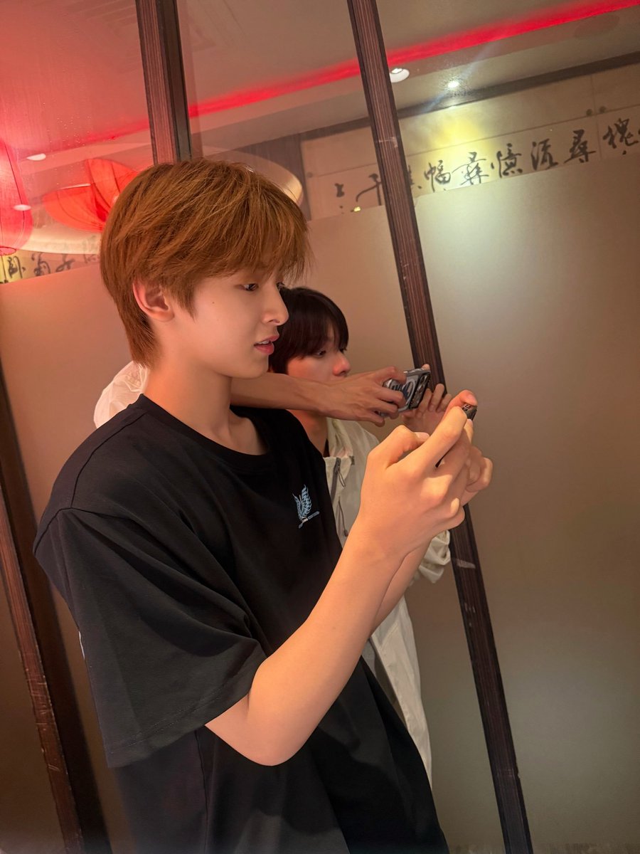 fluffyliyu's tweet photo. ได้เรฟถ่ายคู่กับแฟนแล้วค่ะ เหลือมีแฟน https://t.co/uyG7Qi5KMy