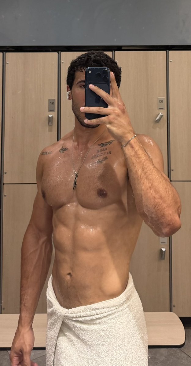 __hamyyyyy's tweet photo. I love the sauna https://t.co/AlJ5dw3WBL
