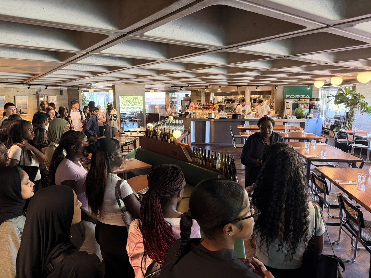 springboardCEO's tweet photo. Great visit to the National Theatre with 30 school leavers on Springboard’s Summer Kickstart course.
They enjoyed a behind-the-scenes tour, met the team and explored the many hospitality opportunities on offer, from KERB street food and Forza Wine to Grind coffee. https://t.co/qSsffrqhld