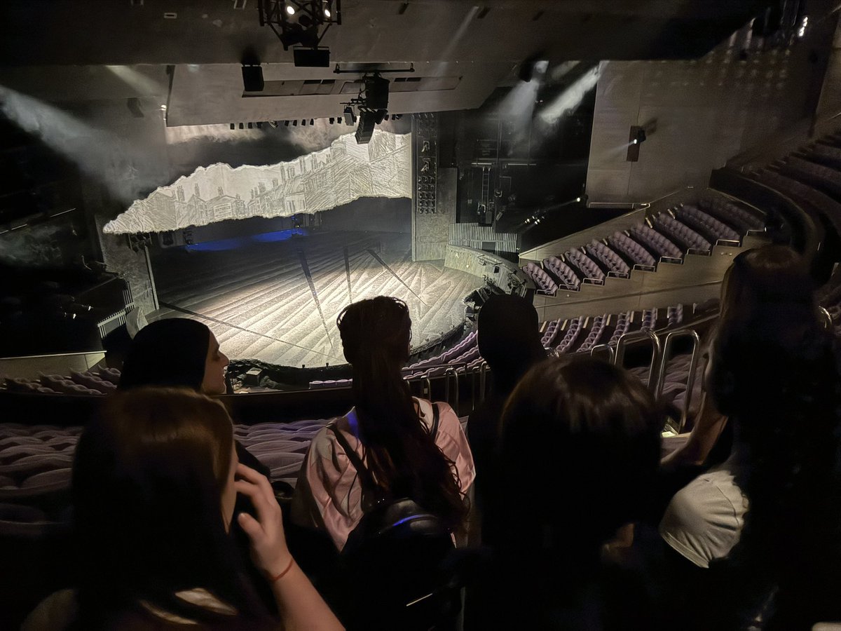 springboardCEO's tweet photo. Great visit to the National Theatre with 30 school leavers on Springboard’s Summer Kickstart course.
They enjoyed a behind-the-scenes tour, met the team and explored the many hospitality opportunities on offer, from KERB street food and Forza Wine to Grind coffee. https://t.co/qSsffrqhld