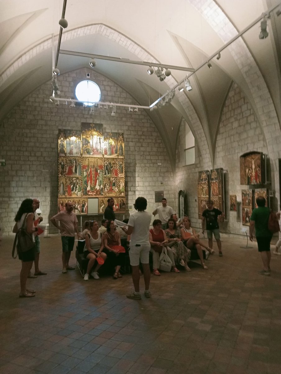 Sindicat_AMRC's tweet photo. Punt final al curs "Culte i art i arquitectura cristiana a la Girona medieval i moderna".Gràcies a tots els participants i especialment, al nostre formador,Miquel Àngel Fumanal,per compartir coneixement i passió per educar.Marxem amb nous recursos i idees.
Hem alçat la mirada! https://t.co/fDp3DcxG1j