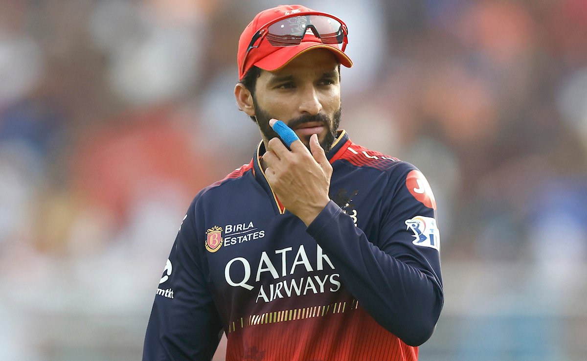 Mufad_voraa's tweet photo. Rapid Fire with Shivam Dube

Who is your idol - MS Dhoni

Greatest batsman - Virat Kohli

Best IPL captain - For me, Rajat Patidar now

Best fielder - Glenn Phillips

Best striker of the ball - Chris Gayle

Funniest cricketer - Yuzvendra Chahal

Best cricketing mind - Rajat Patidar

Best player against spin - Rajat Patidar

Underrated cricketer - Rajat Patidar

Current favourite player - Rajat Patidar

A player you wanna play with - Rajat Patidar

Bro mentioned Rajat patidar 6 times😭😭