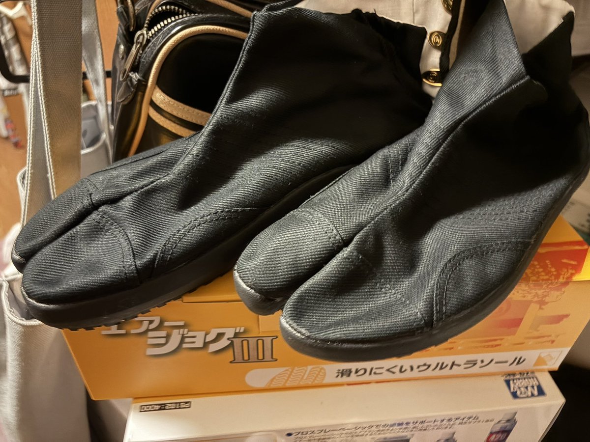 46yoro46's tweet photo. 夏でも履けるのが欲しかったので

足袋が歩き方に合ってるのかわからないけど、靴底のすり減りが少なくて快適に歩ける😊 https://t.co/qhjs2Y6188