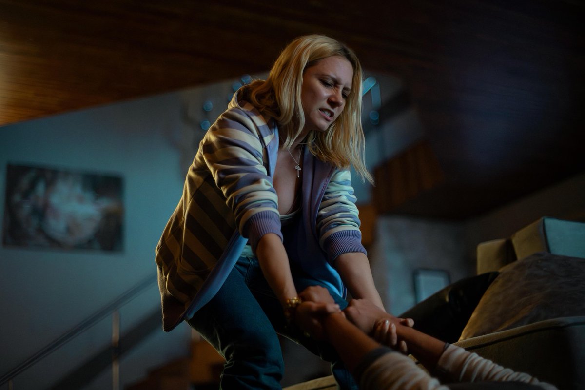 tracklist's tweet photo. 🚨 Primeiras imagens de “Elize: Sombras de uma Mulher”, filme da Netflix sobre Elize Matsunaga e um dos casos criminais mais chocantes do país. https://t.co/CI79MKR7ey