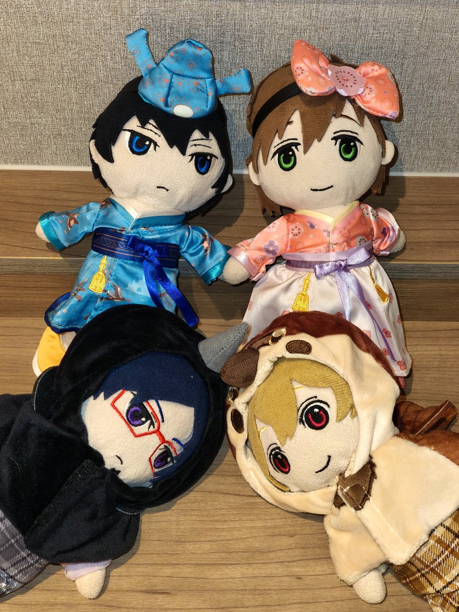 angelique_chen's tweet photo. 七夕🎋

カラス（れいぬい）とスズメ（なぎぬい）が互いの翼を並べて天の川に橋を架け、織姬（まこぬい）と彥星(はるぬい)二人は橋を渡って無事にデートしました！🤭✨

#七夕
#織姫彦星
#コスプレぬい
#ぬい撮り　#ぬい活 https://t.co/ziMqQV4meI