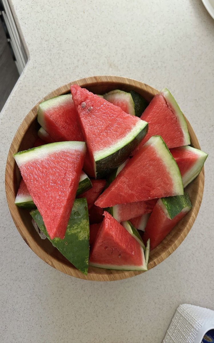 prtygal777's tweet photo. watermelon or mango https://t.co/Tr87rxP19o