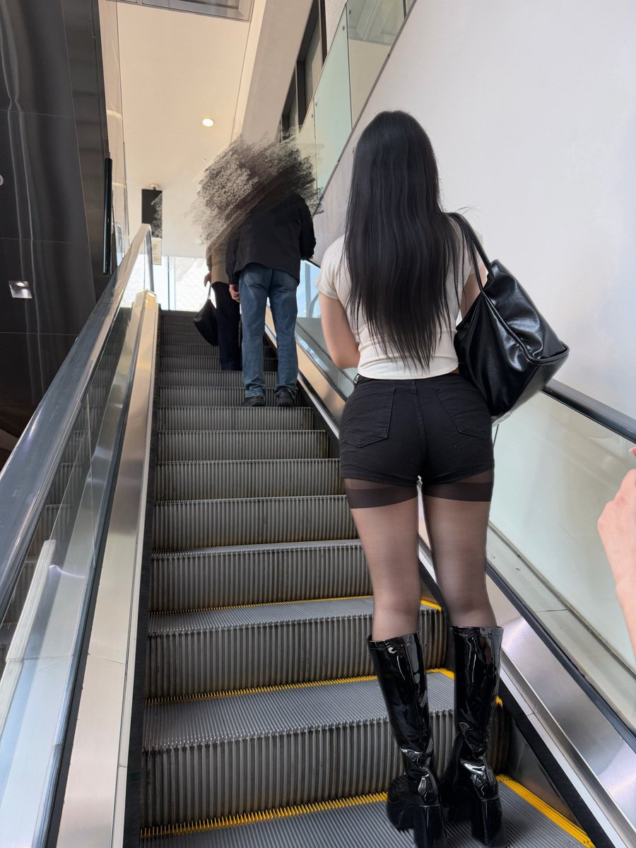 rangssom's tweet photo. 탈락인가바ㅠ 아무도 안좋아해줘ㅠ  
#일상 #ootd #몸매 https://t.co/L0lcH7u16A