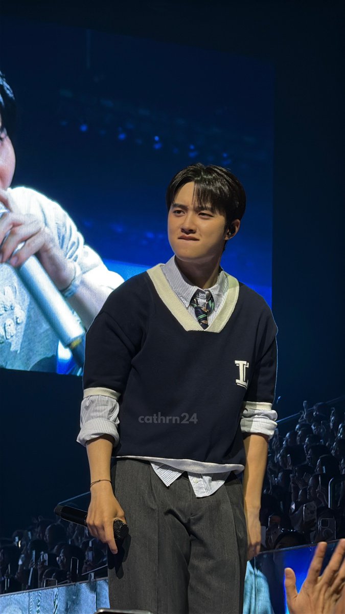 SeBaek485's tweet photo. so cute 🫶
#exo #kyungsoo
#EXhOrizonInManilaD1 https://t.co/mGDsFZFdIg