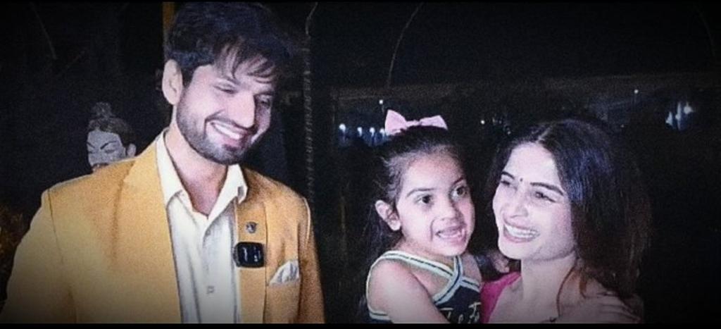 Aashitasharma31's tweet photo. My most most favourite top 2 khi khi couple....love them the most π«Άπ»β¨π#hitvika #ghkkpm #bhavarth #seherhonekohai https://t.co/OxJ5qhZj7M
