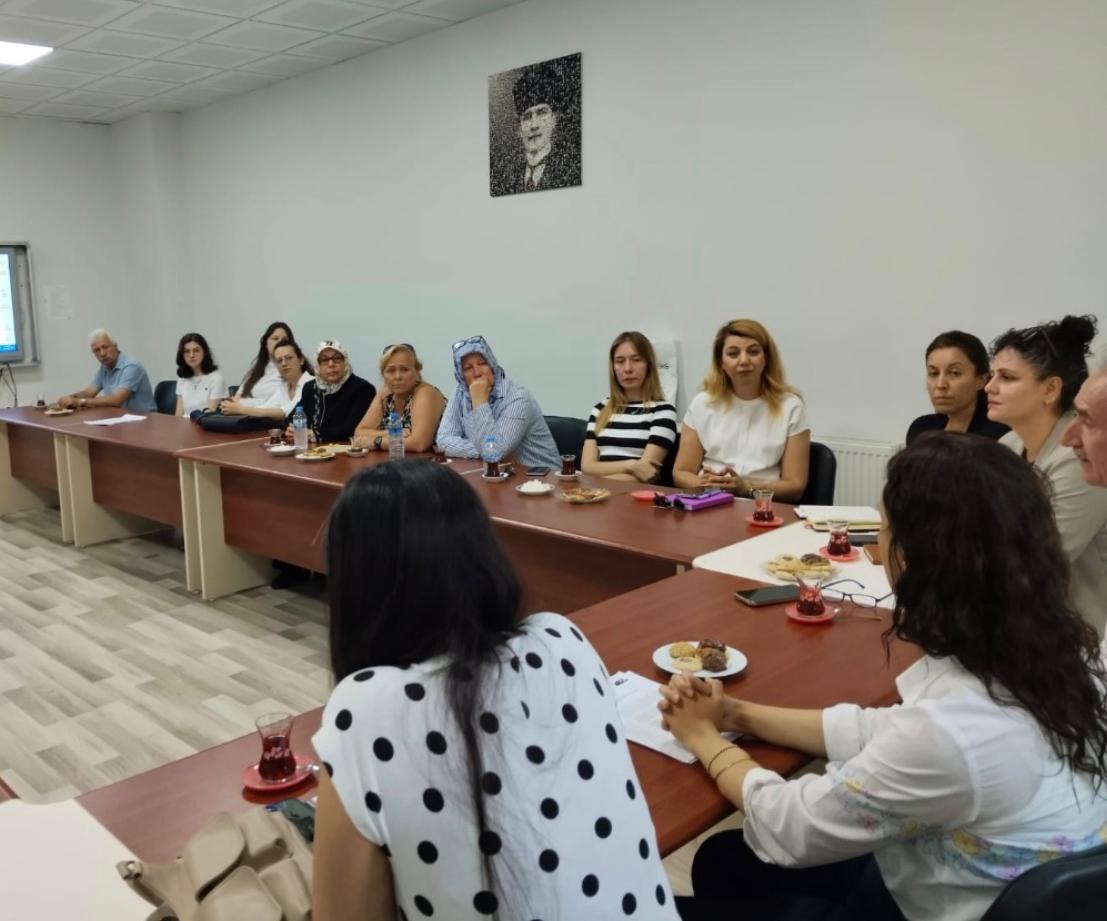 MuratliKAYMKMLK's tweet photo. Muratlı Sosyal Dayanışma Merkezi (SODAM) kursiyerleri ile kadınlarımız başta olmak üzere katılımcılarımızın üretim ve istihdam faaliyetleri kapsamında Tekirdağ Ticaret İl Müdürlüğünce düzenlenen Kadın Kooperatifleri ve Bakanlık Destekleri Kurulu Seminer 06.07.2026 Pazartesi+ https://t.co/976rQ4xEEj