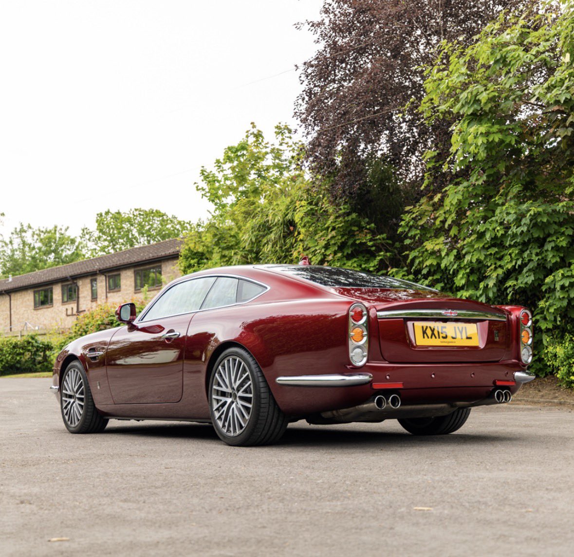 GrailArchive's tweet photo. Hand-built in Britain, styled like the ’60s never ended. The David Brown Speedback GT is a proper grand tourer packing a 510hp supercharged V8 under that timeless body https://t.co/AHlhgxaqKW