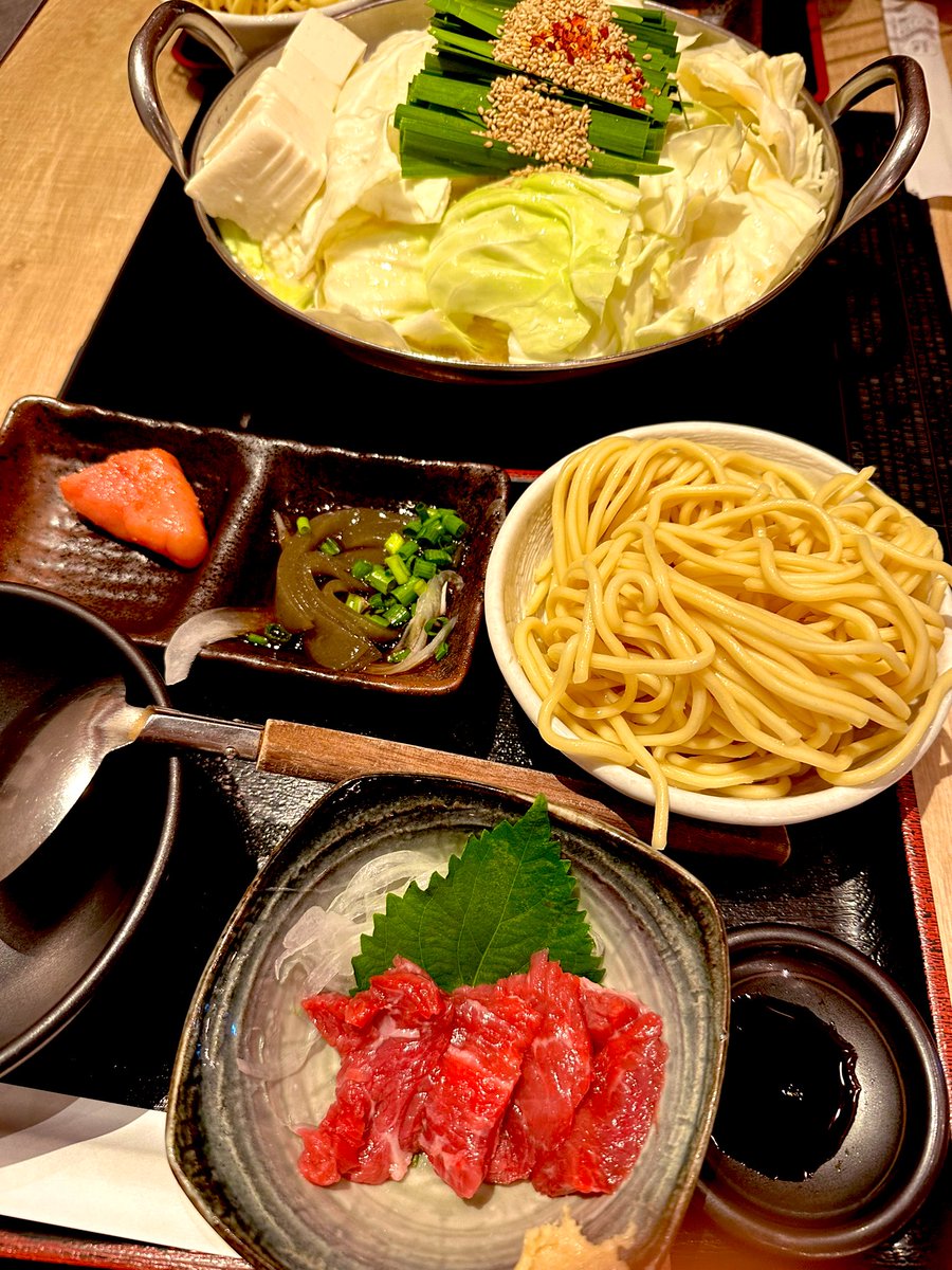 nozomy58's tweet photo. 福岡空港で食べたランチ
めっちゃうまい https://t.co/1xOF15E8Ug