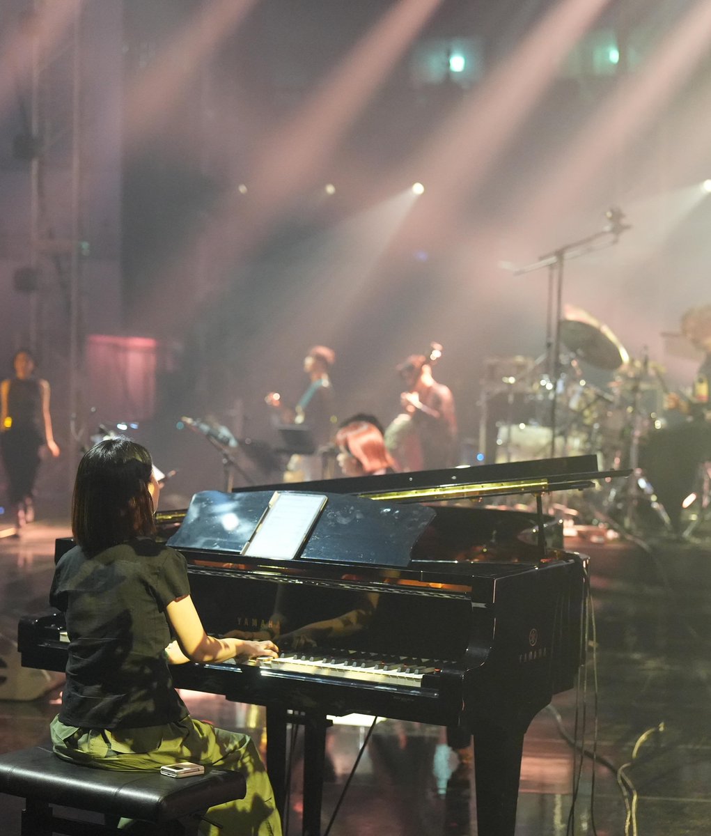 archiveyoura's tweet photo. seoul jazz festival 2026
— #유라 #YOURA https://t.co/4AfpVnJ16N