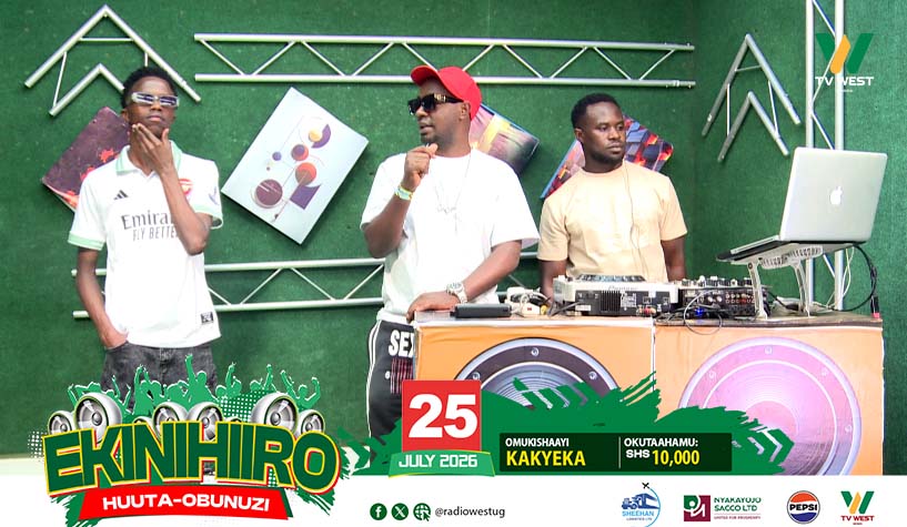tvwestUG's tweet photo. #Omuneneserezo O'Clock

Where are you watching from right now?

Lingz MC || Shukran MC || DJ Mulo
#Ekinihiiro HUUTA OBUNUZI 
#Nehinda https://t.co/dJcePT50le