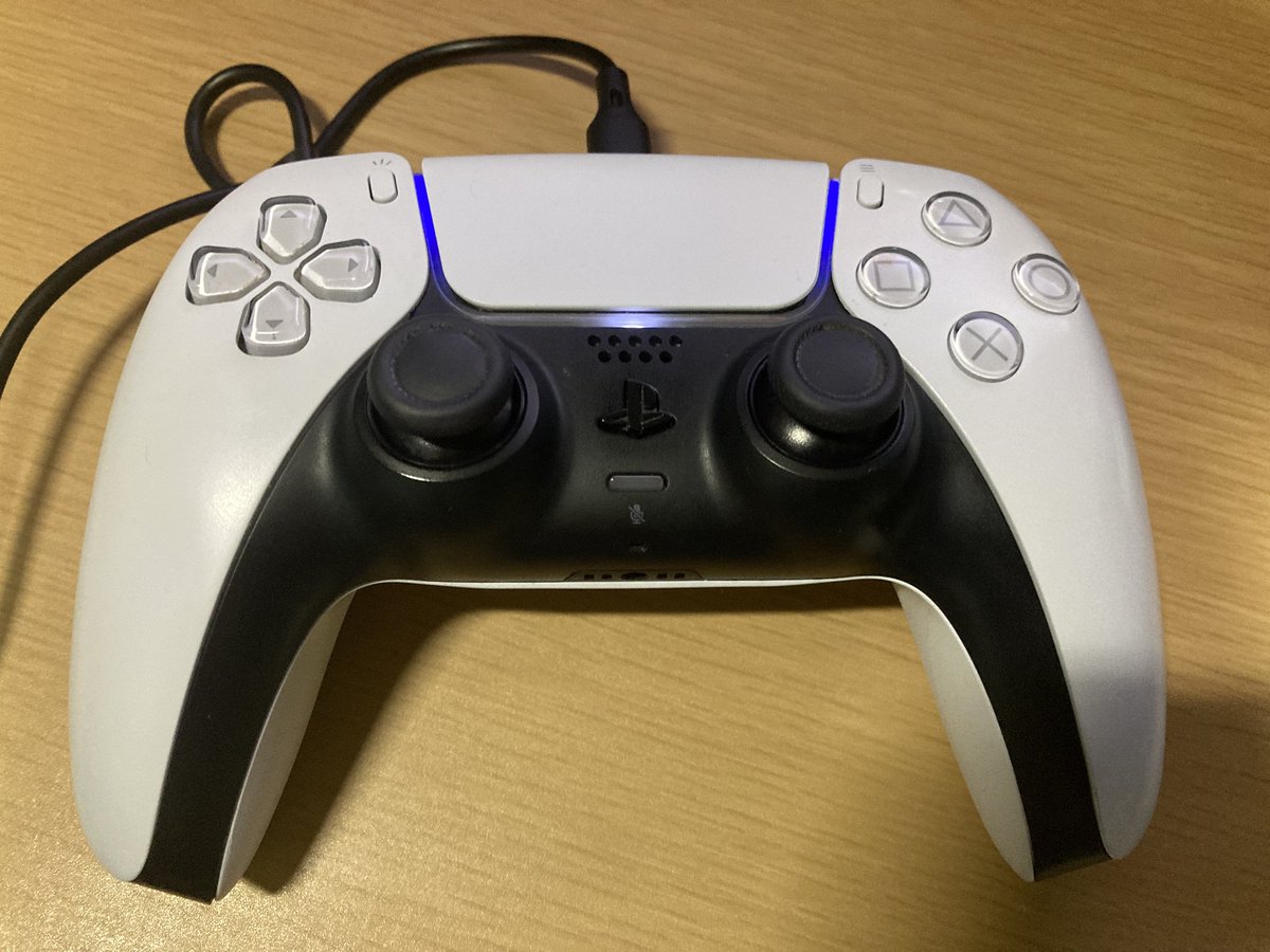 aored123's tweet photo. ジャンクで2000円で買ったPS5コントローラー修理して直したぞ！ｳﾚｼｰ！ https://t.co/X6csni8qzf