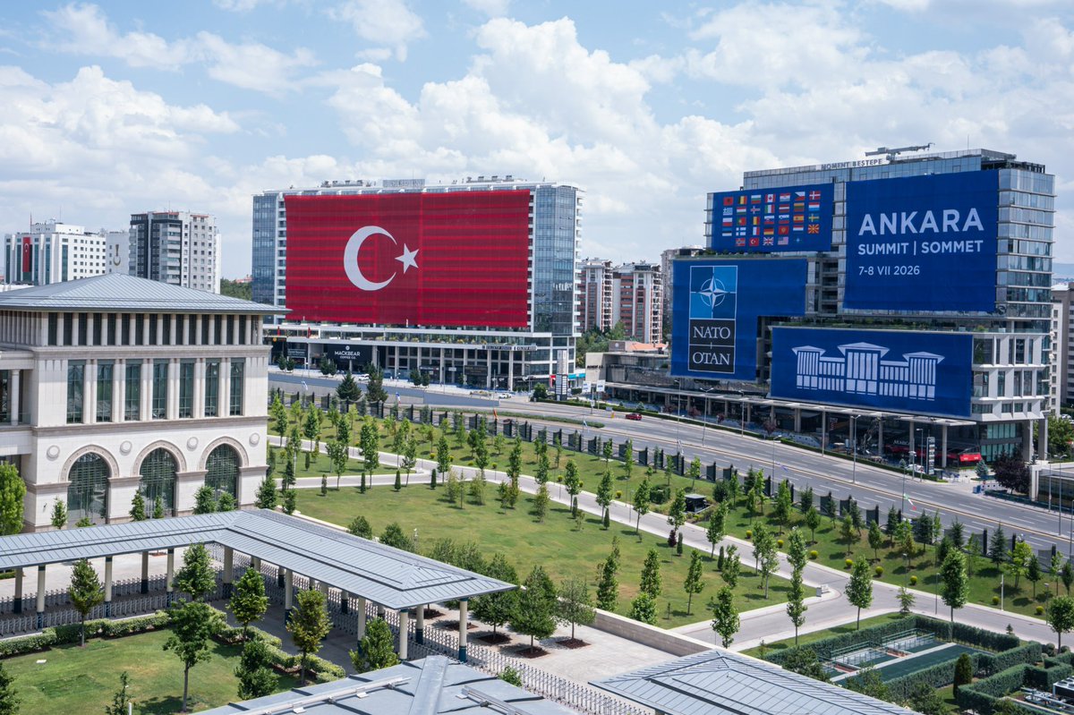 akgenclikagri's tweet photo. Dünya Lideri! 😎

#NATOsummit https://t.co/wbfk52iRAu