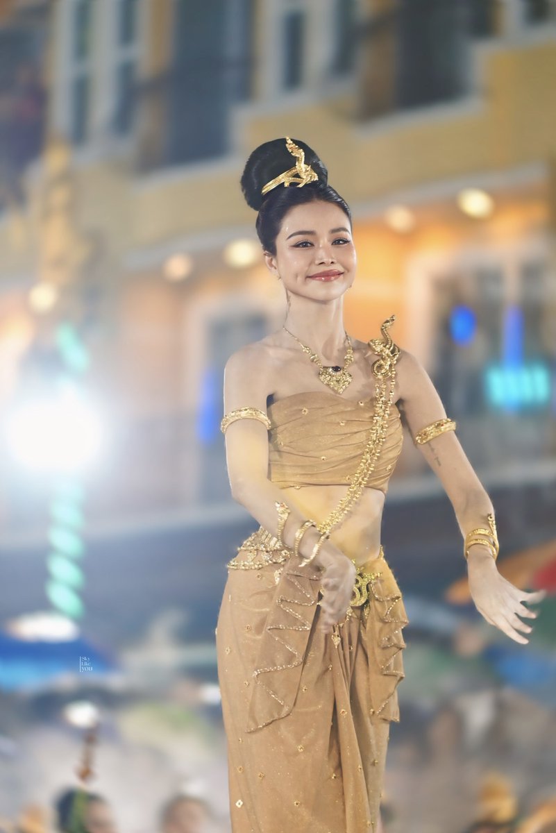 skylikeyou228's tweet photo. คือที่สุดอ่ะรูปวันนี้

#อิงฟ้าบวงสรวงพญาศรีสัตตนาคราช 
#อิงฟ้ามหาชน #EngfaWaraha @EWaraha https://t.co/0kncfRzv25