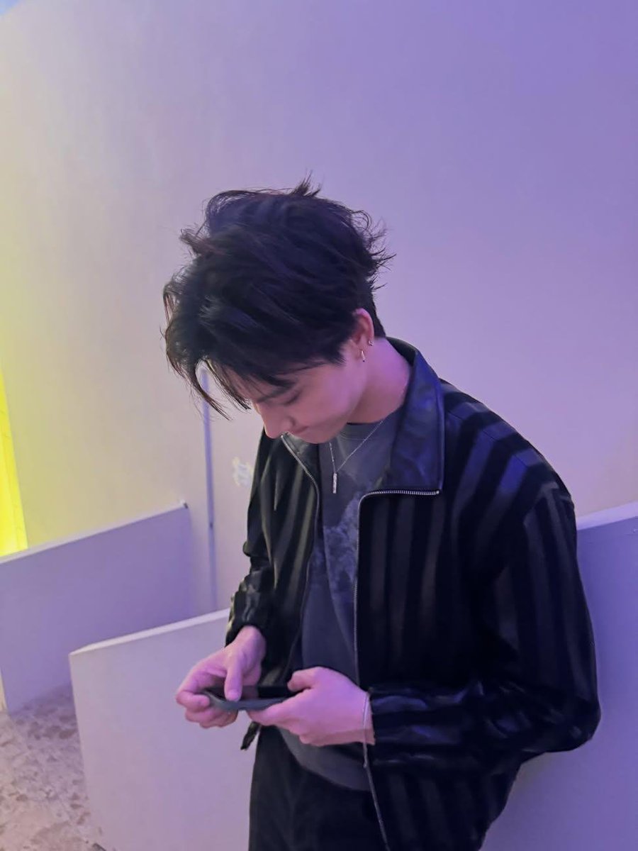 Juniidef's tweet photo. โอ้โหหหหห ให้เลยบุคคลที่ไหล่โดนจอ หล่อโดนใจที่สุดดดด 🫠🫠🫠🫠💙🌴

#JAYB @defjaybkr https://t.co/rWMkPimZjO