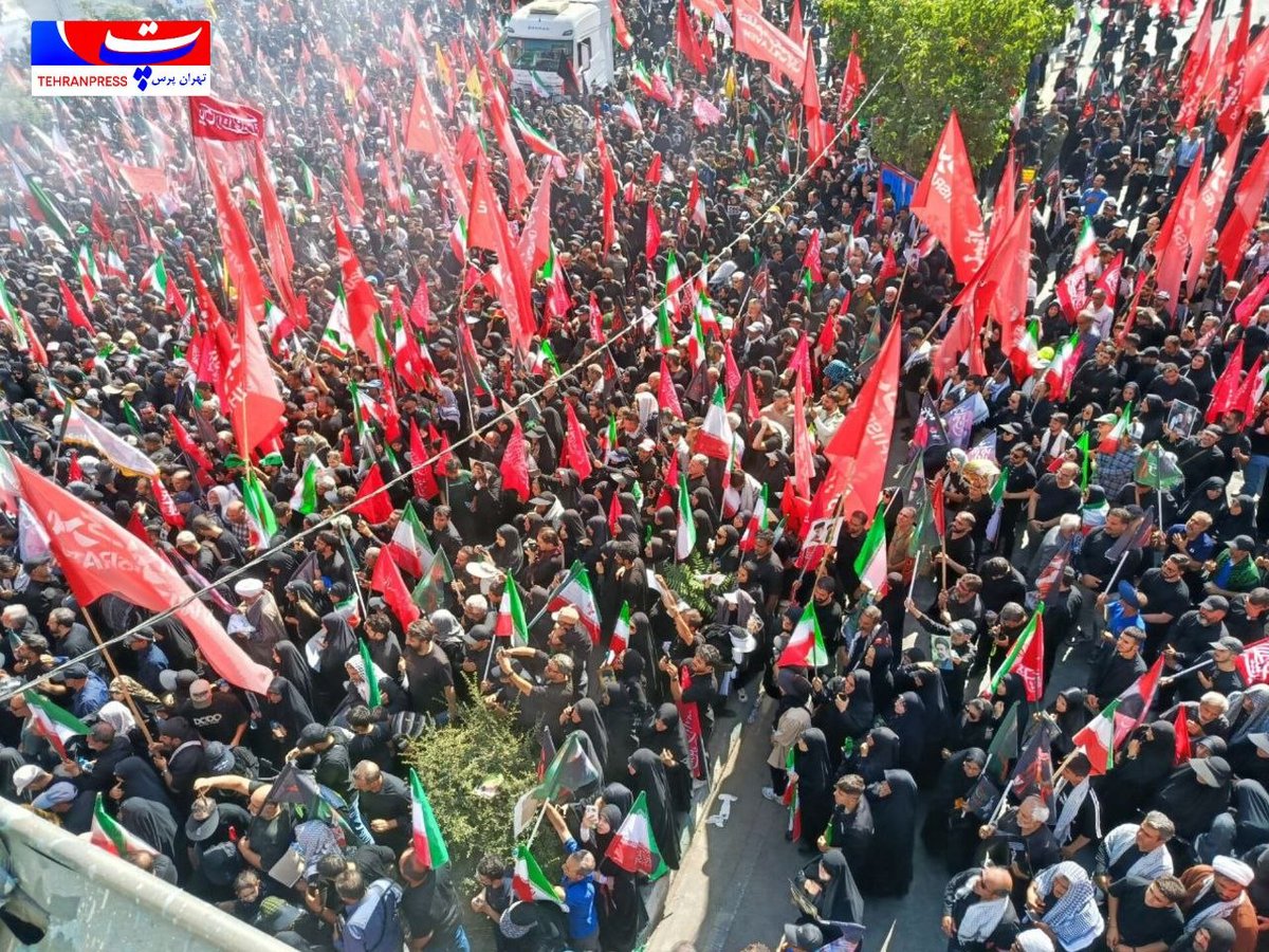 maedeh775324's tweet photo. حرکتِ تمدنی، از خودسازی و سنگرسازی
شروع می‌شود و به اوجِ تاریخ می‌رسد؛
این همان راهی است که او به ما آموخت،
تا جهانی بهتر از درونِ خود بسازیم.
#ابر_رویداد_معاصر https://t.co/A2kdihEI0M
