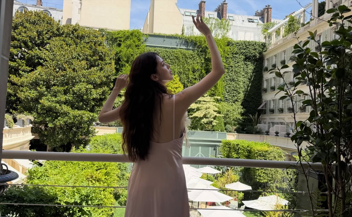 syasya99abc's tweet photo. HAN SOHEE THE UNREAL PERSON I EVER SEEN! THE MOST SWEETING MY MOMENT IS STANNING AND LOVING YOU ♥🔥🦋🌸 
#HanSoHee https://t.co/YunOibfW3m