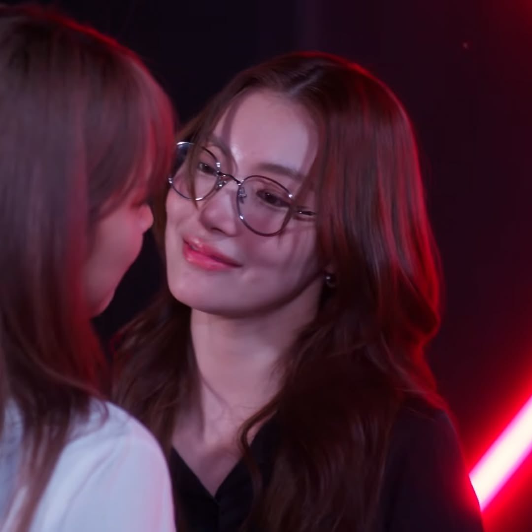 bj_haeha's tweet photo. งั้นขอเลย แว่นมานี่มา 🤲🏻 https://t.co/J1zKgXppst